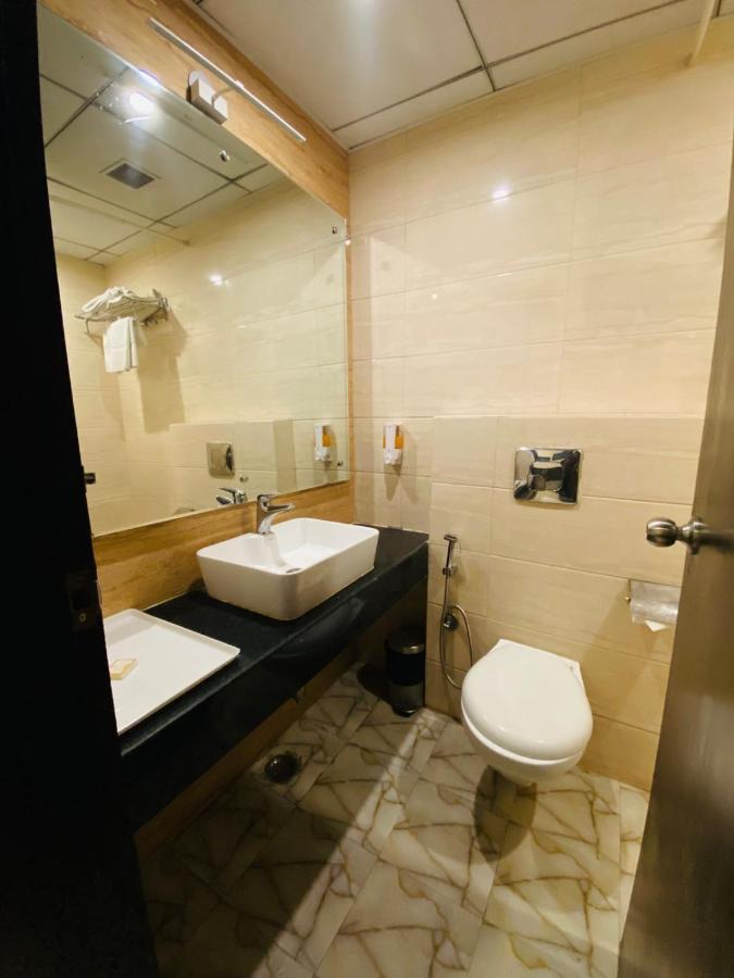 Hotel Ss Grandeur Λάκναου Εξωτερικό φωτογραφία