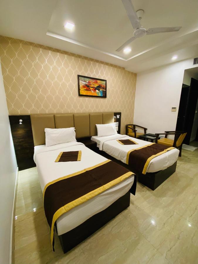 Hotel Ss Grandeur Λάκναου Εξωτερικό φωτογραφία